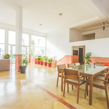 Lovely 2 Bedroom Vacation Home With Pool/Beach Схират Екстериор снимка