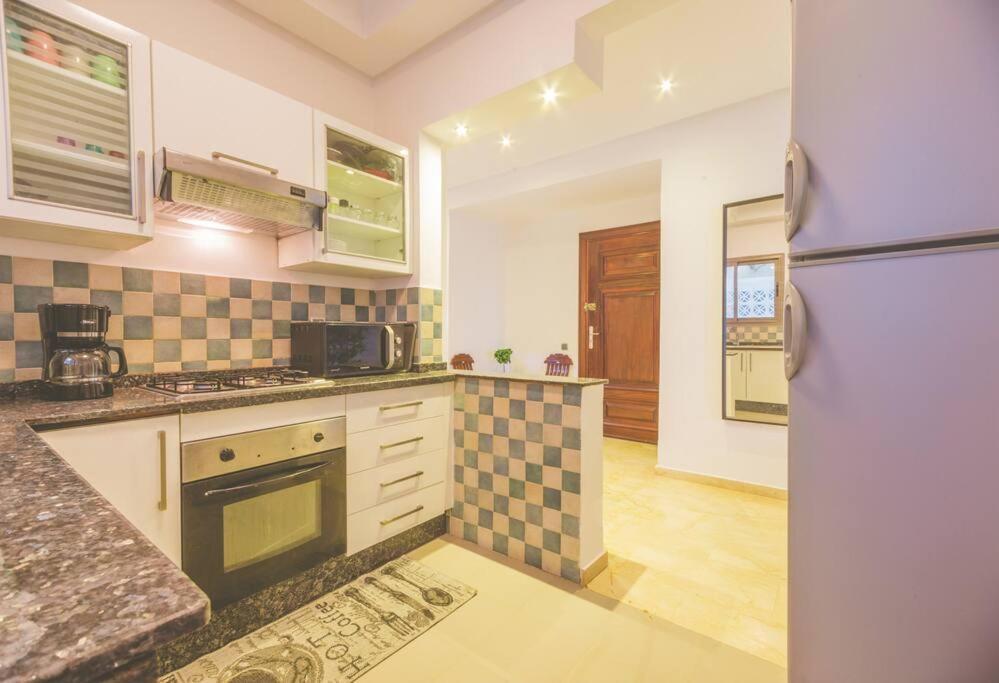 Lovely 2 Bedroom Vacation Home With Pool/Beach Схират Екстериор снимка