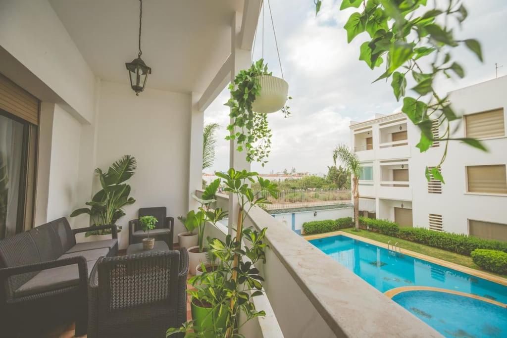 Lovely 2 Bedroom Vacation Home With Pool/Beach Схират Екстериор снимка